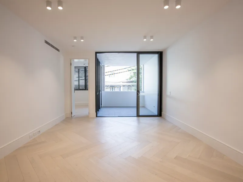 Beautiful two bedroom apartment offering parking & two bathrooms