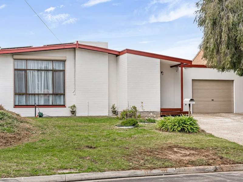 Beautifully Presented Property with 2 Bed Granny Flat