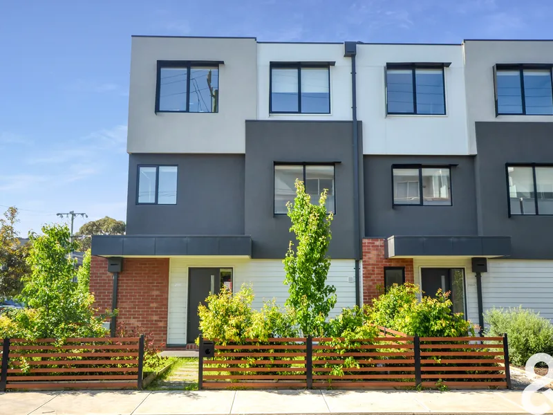 Light filled living in Northcote