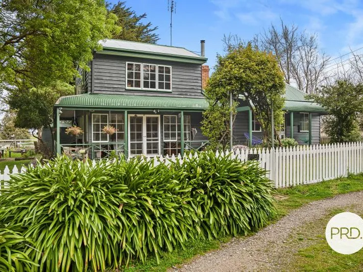 Charming 'Holly Farm' Cottage in Scotsburn!
