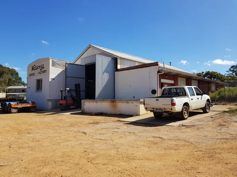 OLD CHEESE FACTORY