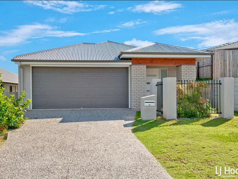 Quality Stunning Family Home!!