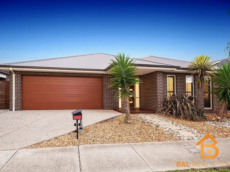 LUXURIOUS AND WELCOMING HOME AT A PRIME LOCATION!!!