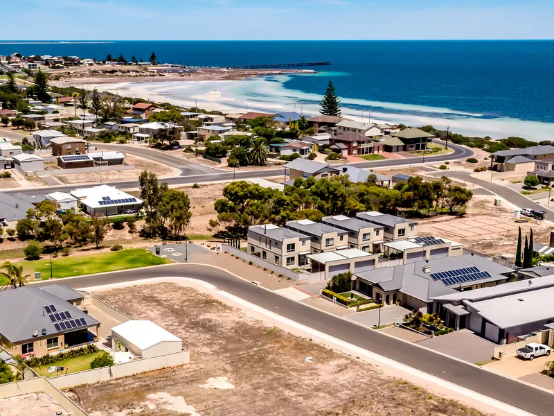 414sqm allotment near the beach