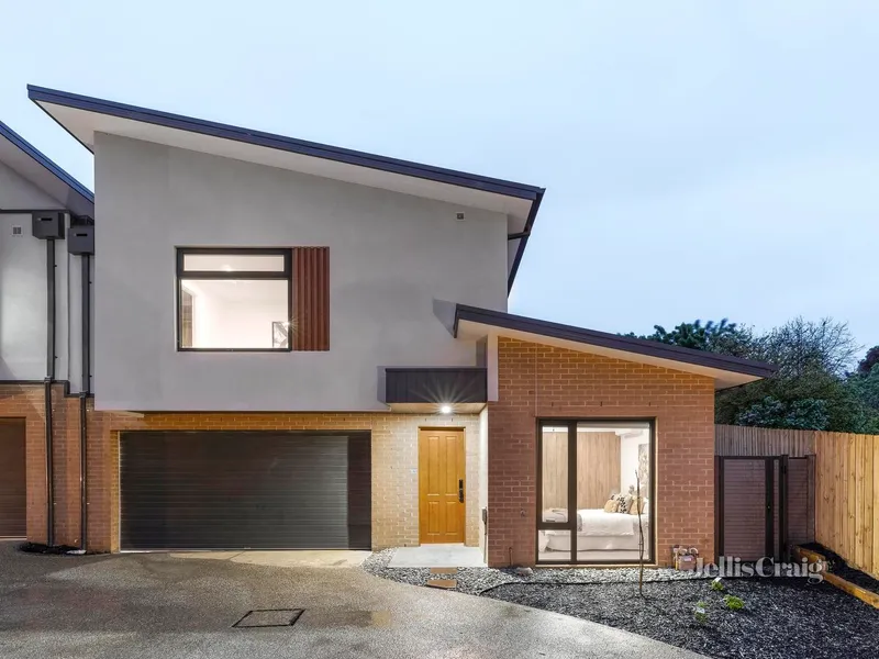 Brand New Luxury in Convenient College Zone Position