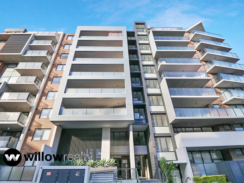 Large 2 Bedroom 2 Bathroom 1 Study 1 Car Space Apartment