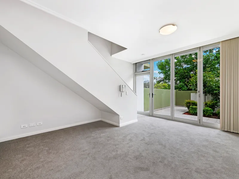 Relaxed Courtyard Living