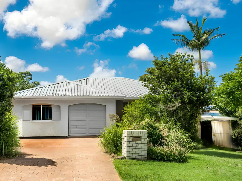 Generous Family Home In The Heart Of Bangalow