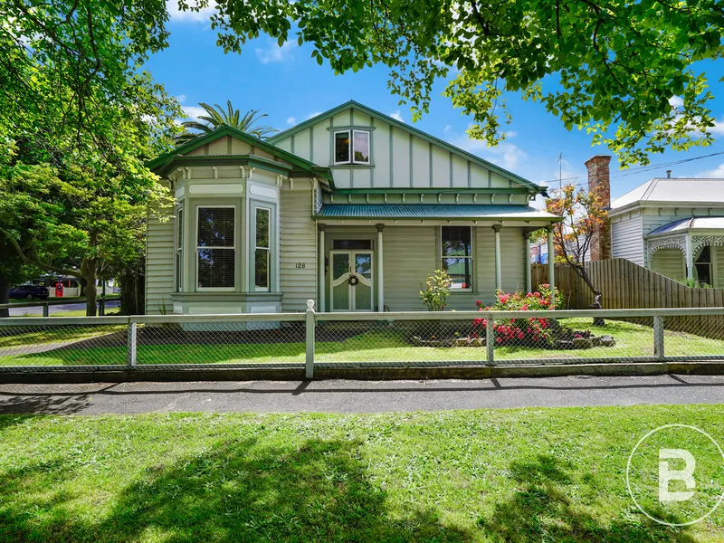 FOUR BEDROOM PERIOD HOME WITH SOUGHT-AFTER INNER-CITY LOCATION