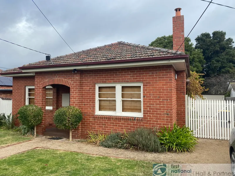 5 star property in the heart of Dandenong!