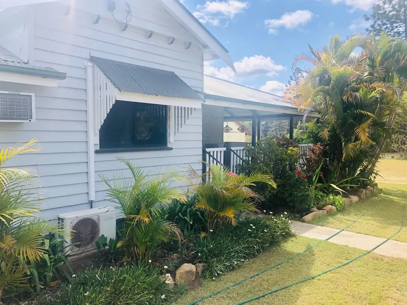 Prime Location in Mount Perry