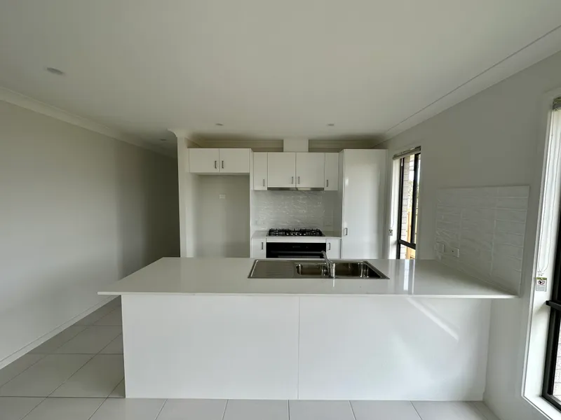 BRAND NEW 4 BEDROOM DUPLEX!