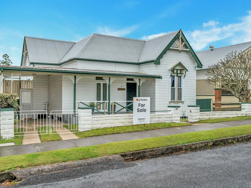 Central Maclean home with large block and flood free