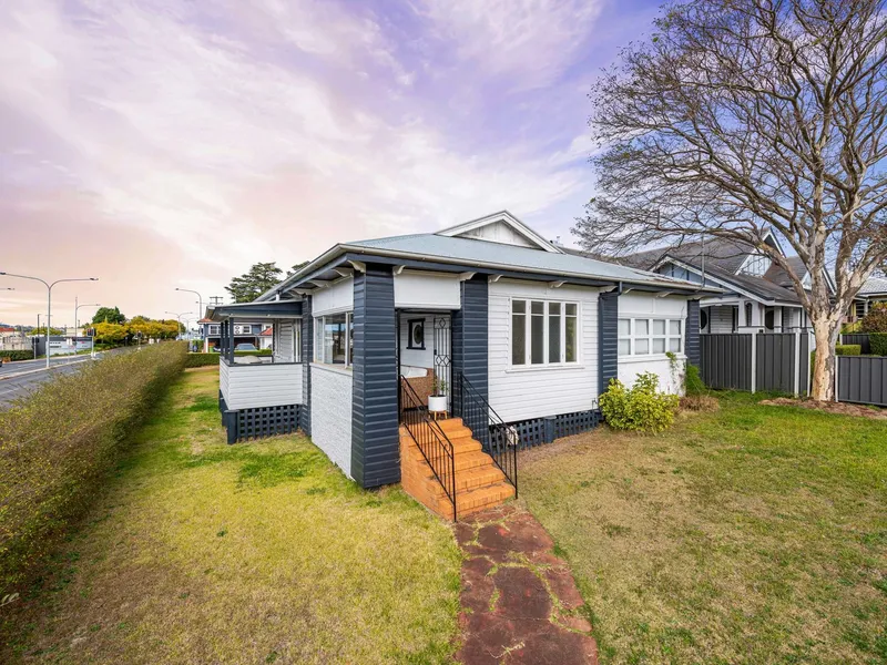 Your Dream 2-Bedroom Home in Toowoomba City Awaits!
