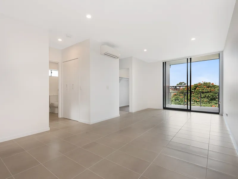 MODERN, LOW MAINTENANCE TWO BEDROOM APARTMENT HIDDEN IN A PERFECT POCKET OF LUTWYCHE