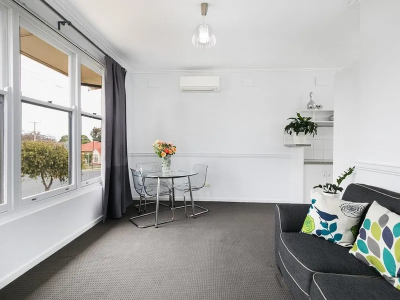 Beautifully Presented One Bedroom Unit!