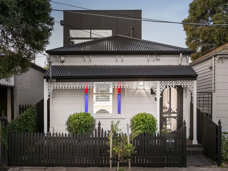 Period Inspiration meets Modern Perfection
