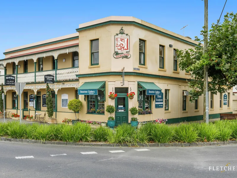 The Iconic Seaview House - Lifestyle and Income!