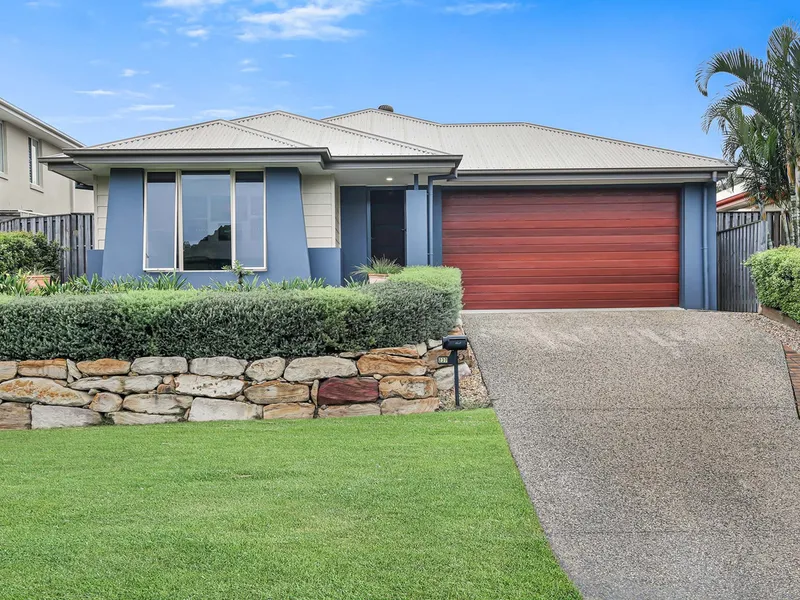 Fantastic family home in Riverstone Crossing just a Hop Skip and Jump to Rec Club