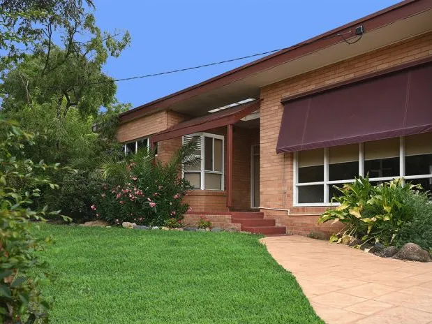 Beautiful family home with outdoor entertaining, close to schools, uni and short run into Bendigo. If you see it, you'll fall in love with it.