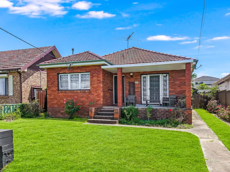 Family Home in Blue Ribbon Location - Perfect for First Home Buyer or Investors