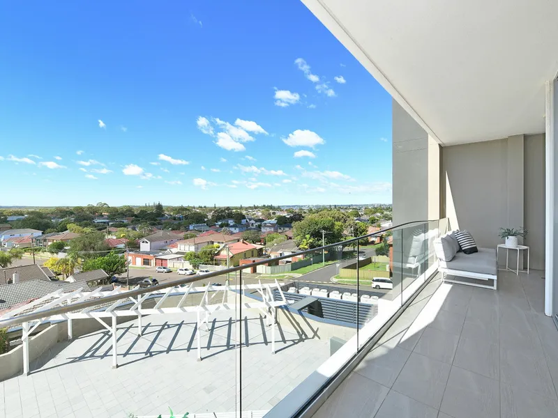 Streamlined luxury with panoramic views
