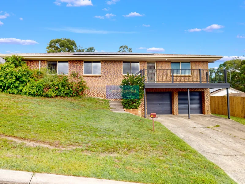 Newly renovated and Spacious 4-Bedroom Family Home in Edens Landing, QLD!