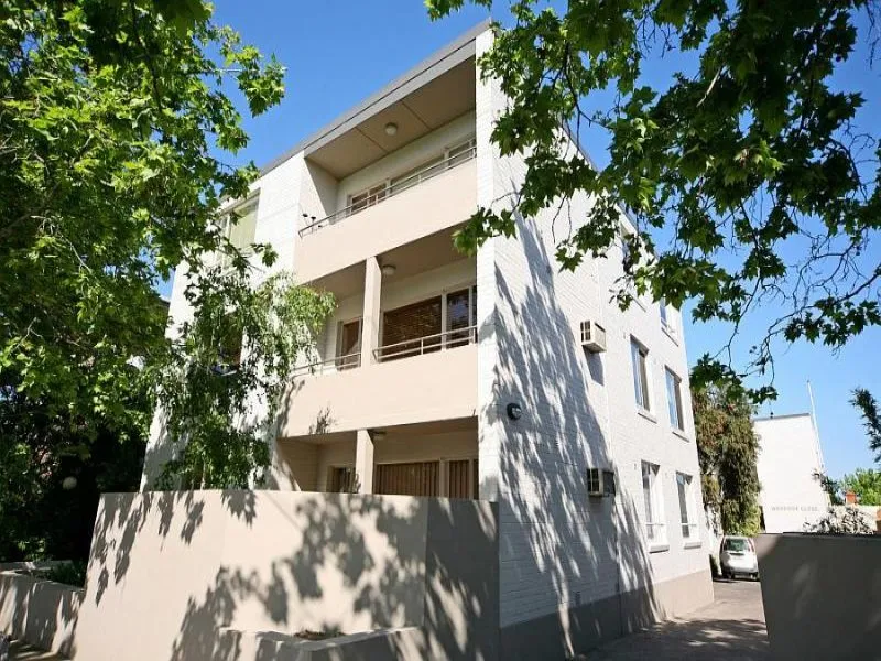 LOVELY & FULL OF NATURAL LIGHT APARTMENT