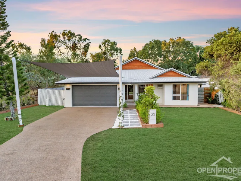 Large family home SO close to the beach!