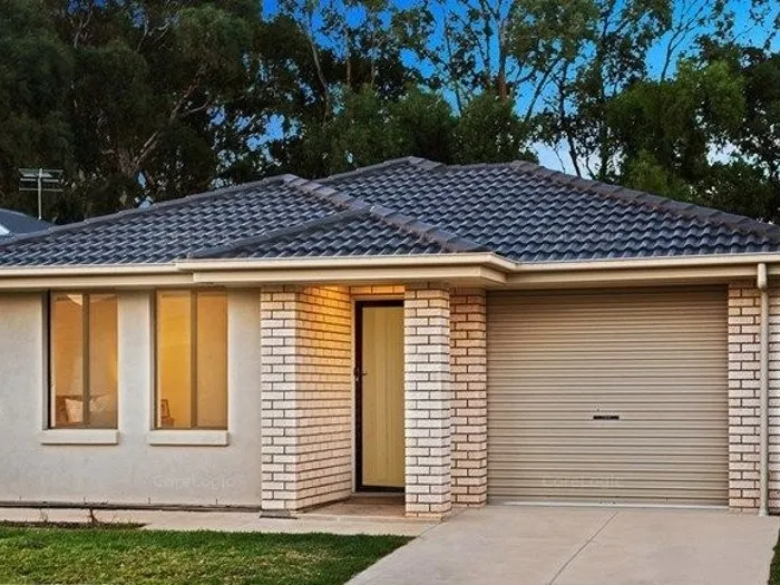 STUNNING home in quiet court location - PETS NEG & solar!