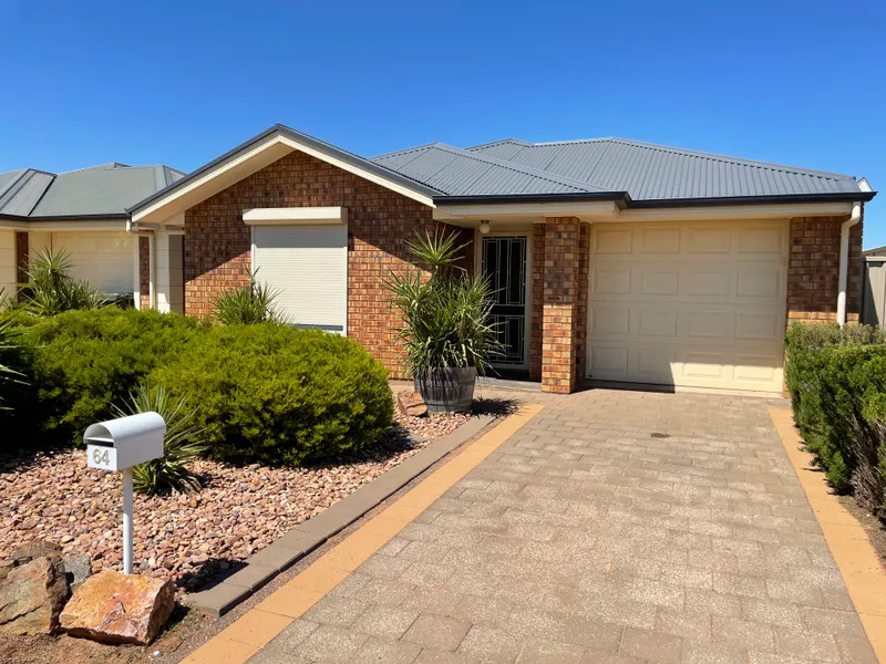 Modern Three Bedroom Property In Sought After Ocean Eyre Area