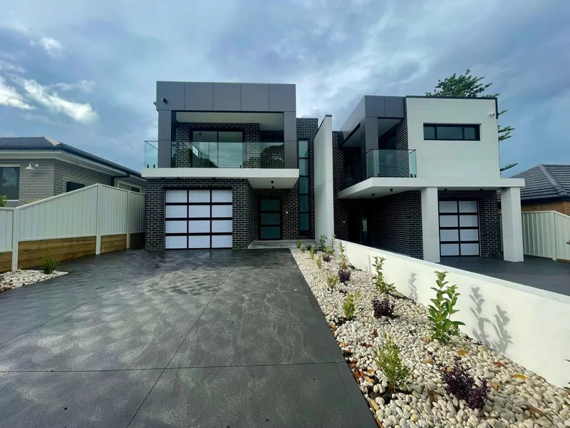 IMPRESSIVE BRAND NEW DUPLEX