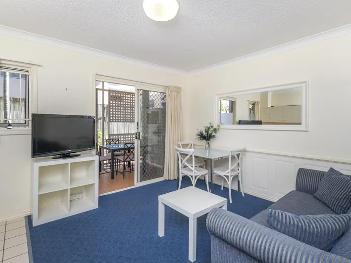 KANGAROO POINT – Rare opportunity – Entry Level