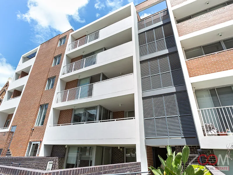 ONE BEDROOM APARTMENT WITH A STUDY IN BURWOOD