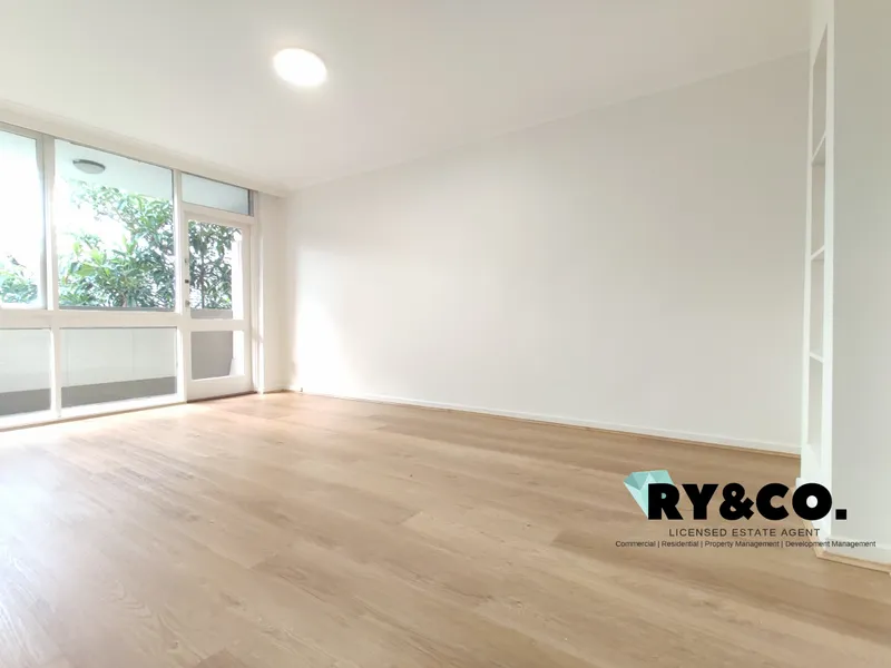 Renovated 2 Bedroom apartment in central Box Hill - Thames st