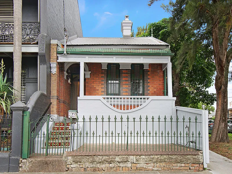 Freshly Renovated Spacious Three Bedrooms House
