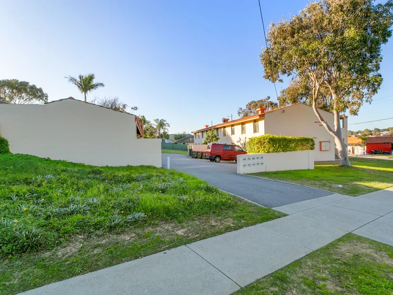 Trigg Unfurnished Unit for lease $230.00pw