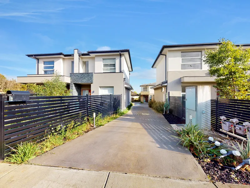 Brand New Town House In Box Hill North