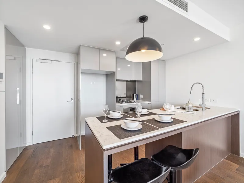 Level 9 Luxury with City Views 