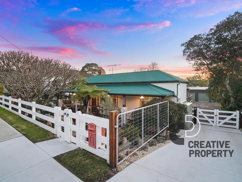 WARM AND HOMELY, CLOSE TO THE LAKE