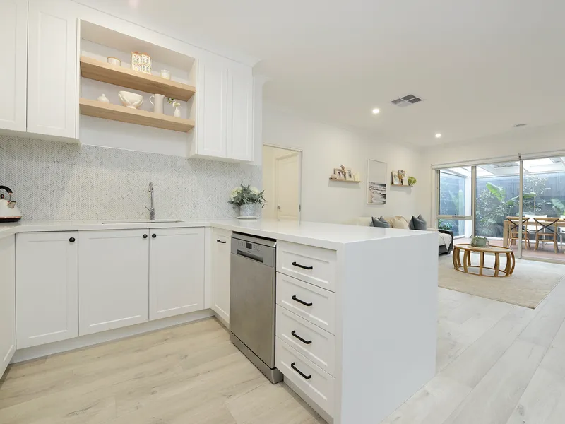 Seaside Charm: Stylish Coastal Living