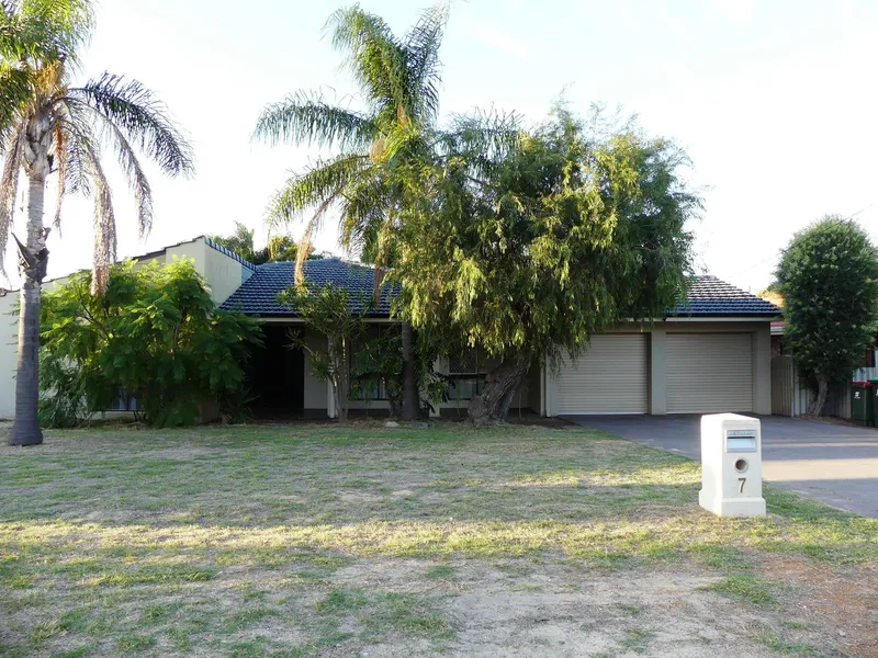 GREAT LOCATION IMMACULATE FAMILY HOME