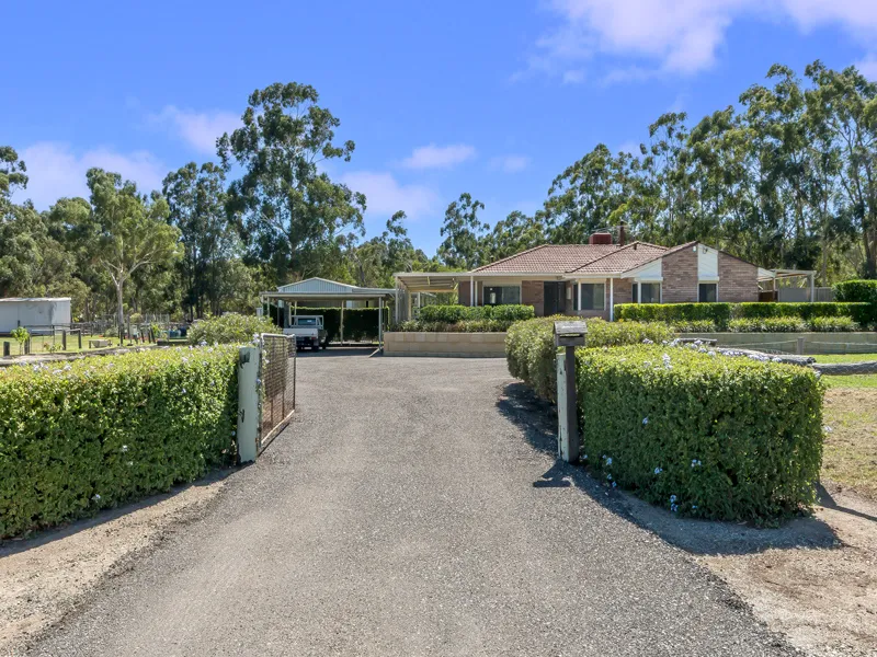 Equestrian Paradise - Come and Live Your Dream!