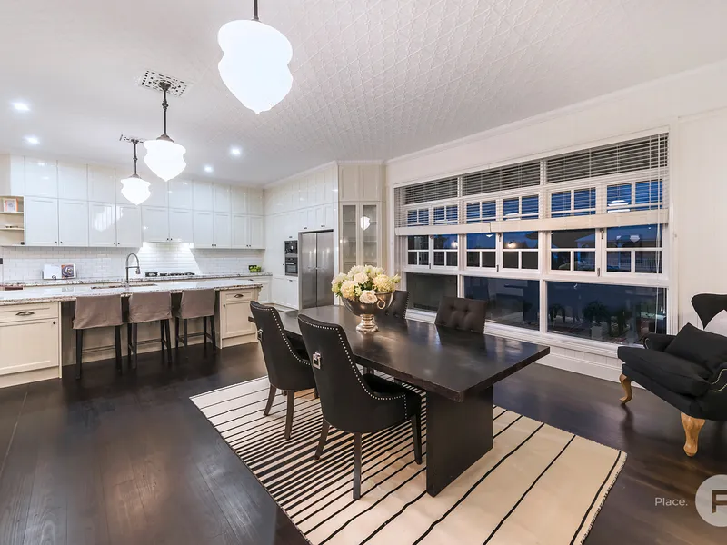 Significant Queenslander on Large Block