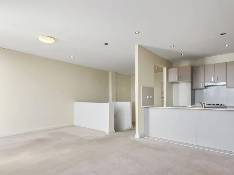 Modern 2 bedroom split level unit