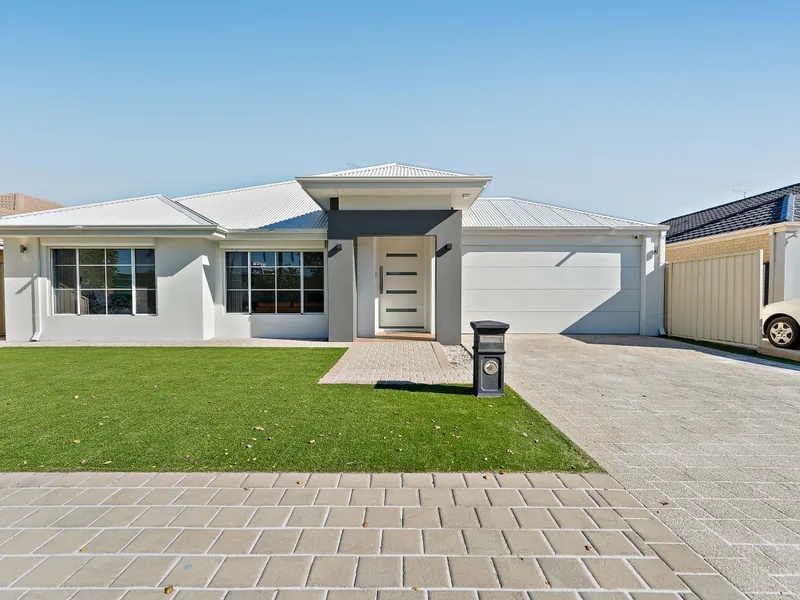 Immerse Yourself in Luxury Living!!