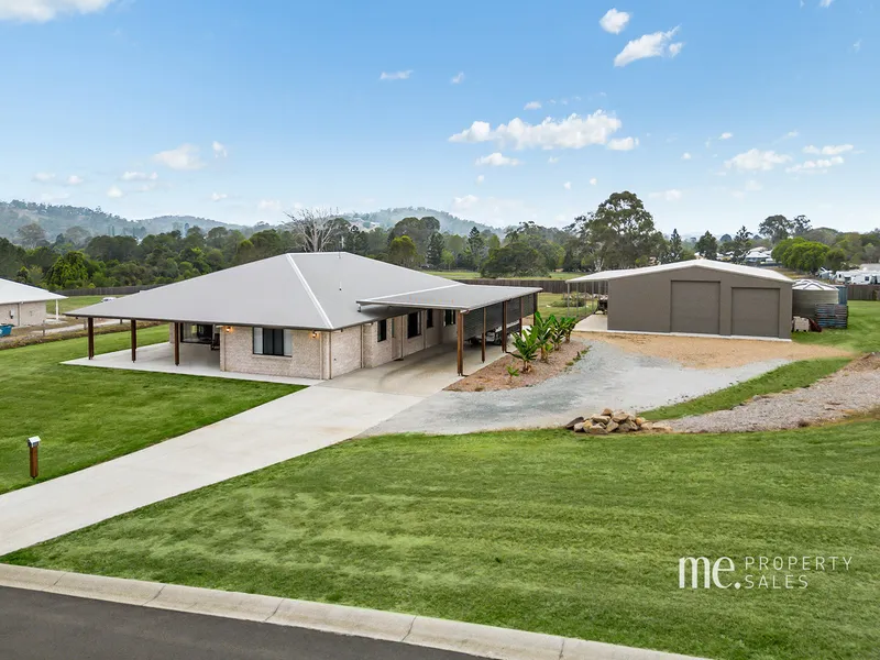 Perfect Modern Acreage Living