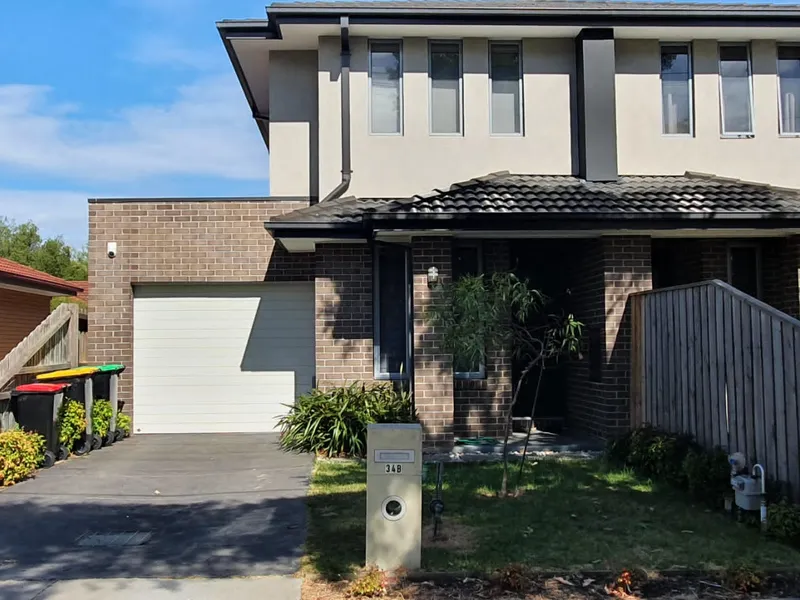 HUGE MODERN 4 BEDROOM TOWN RESIDENCE WITH OWN DRIVEWAY