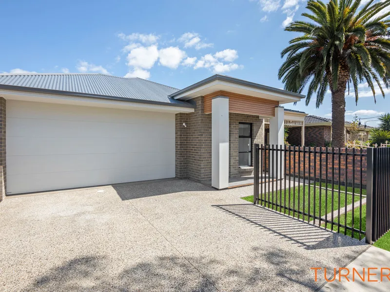 Near New Build in a Great Location – 3 bedrooms plus study