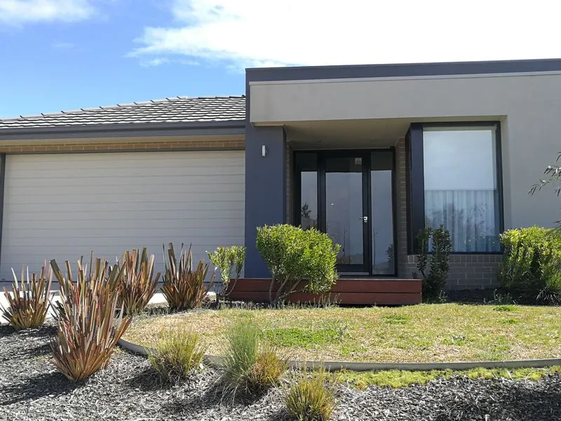 4 Bedroom 2 Bathrom House at Mickleham